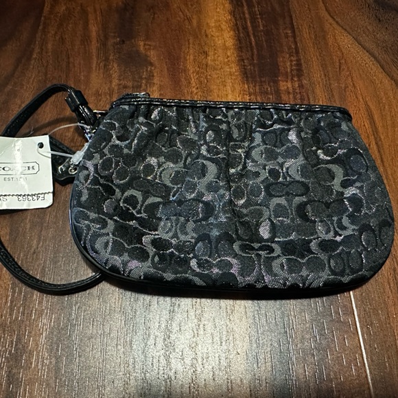 NWT Black Coach Wristlet Vintage - Picture 4 of 4